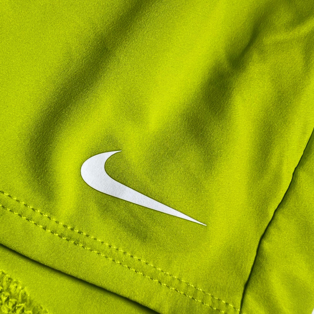 Nike One Big Kids' (Girls') Dri-FIT High-Waisted Woven Training Shorts Size: L - Picture 4 of 13
